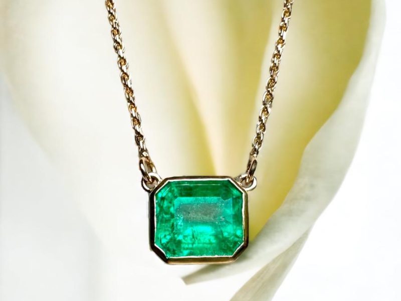 Colombian emeralds Necklaces