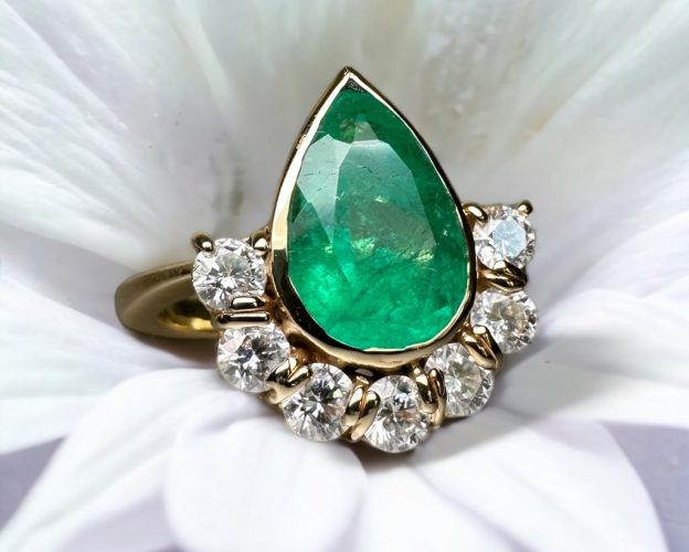 Colombian emeralds rings
